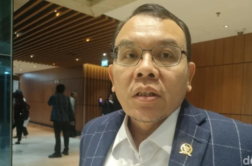 Saleh Partaonan Daulay Harap Kenaikan Harga Tiket Pesawat di Bawah 13%