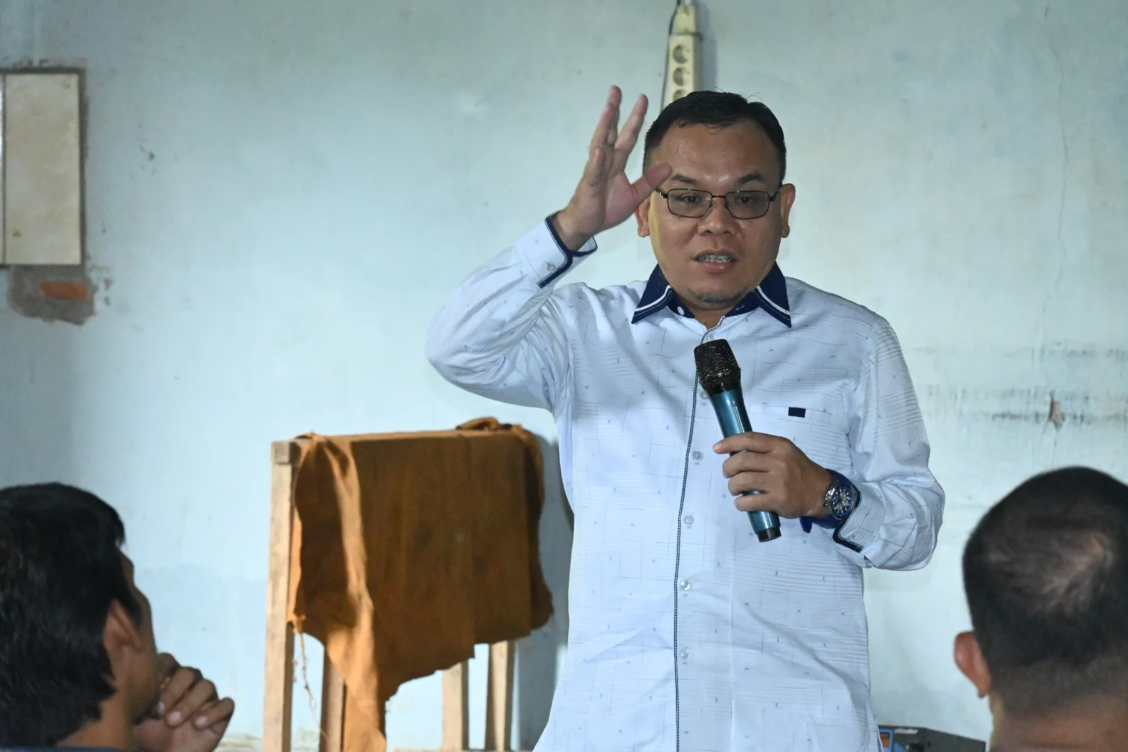 Saleh Daulay Salurkan 24 Ribu Paket Sembako untuk Korban Banjir dan Longsor di Madina