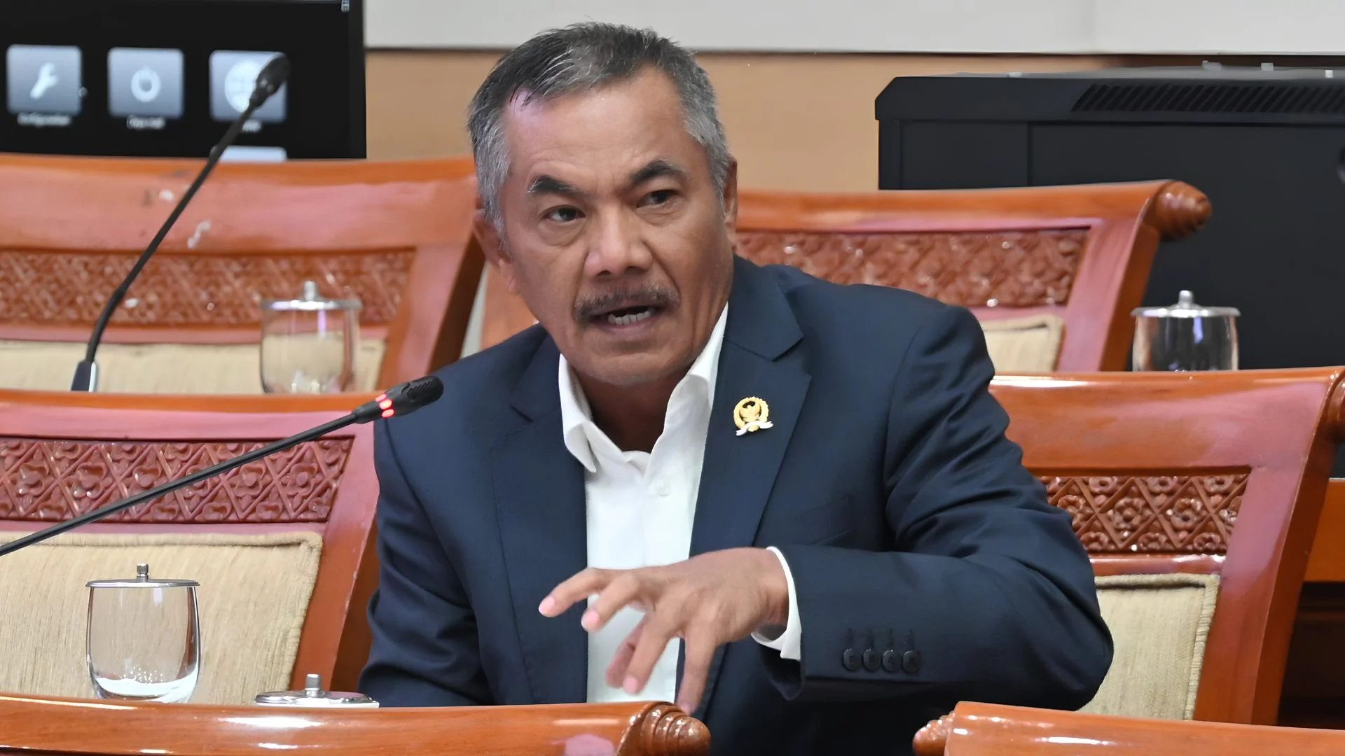 Rapat Panja RUU Polri,Sudding Soroti Aturan Pemberhentian Anggota yang Sakit Akibat Tugas Negara