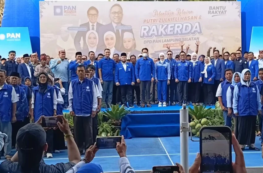 Putri Zulkifli Hasan Hadiri Pelantikan Relawan dan Rakerda PAN Lampung Selatan