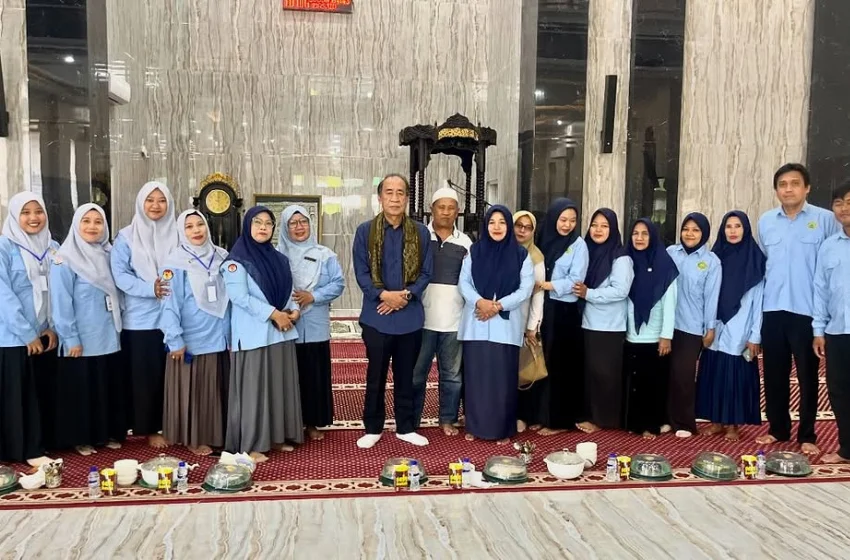 Ashabul Kahfi Bagikan Perlengkapan Sekolah untuk Dukung Pendidikan Anak di Masjid Nurul Huda